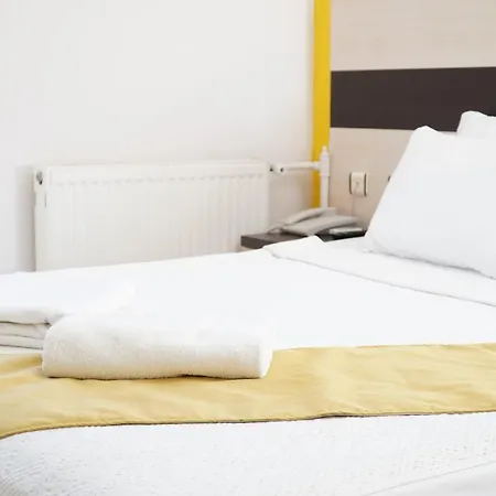 Hotel R+ By 2*