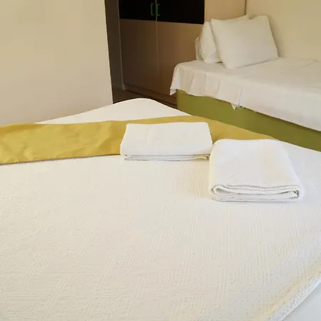 R+ By Hotel 2*